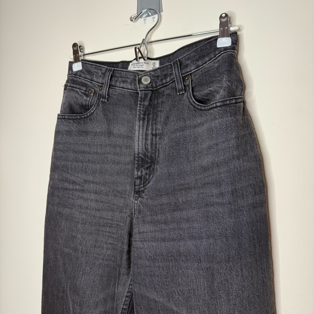 ABERCROMBIE + FITCH Curve Love The 90s Straight Ultra High Rise Black Denim Jean - Picture 6 of 9
